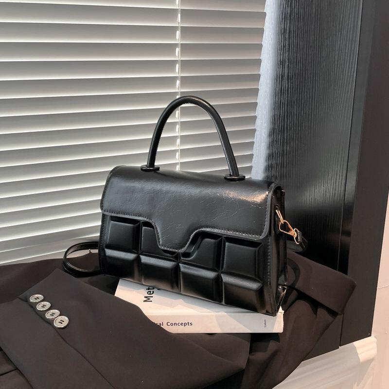 Premium Handbag 2025 Spring New Niche Design Versatile Ins Shoulder Messenger Bag Temperament Small Square Bag