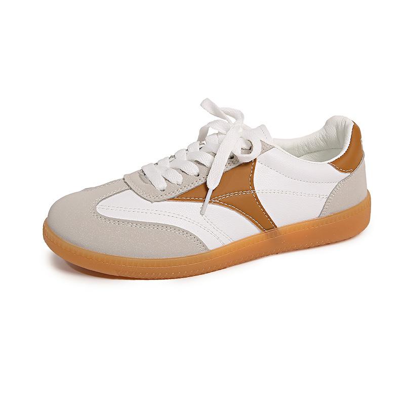 Retro Single Shoes Women's Autumn New Versatile Women's Light and Non-slip Large Size Sneakers Little White Shoes