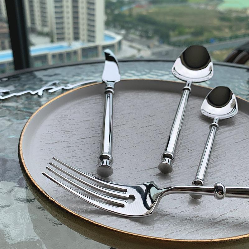 Elegant 304 Stainless Steel European Cutlery Set: Thickened Steak Knife, Fork, and Spoon for Hotel, Restaurant, or Home Use.