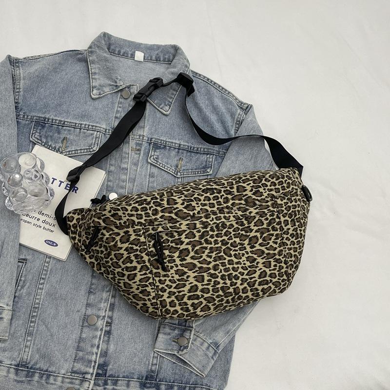 2025 Autumn New Trend Niche Fanny Pack Casual Simple Commuter Shoulder Bag Casual Leopard Print Messenger Breast Bag