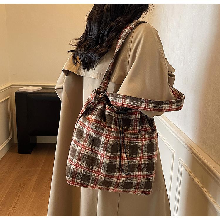 

Nyl Plaid Hasp Large Capacity Casual Tote 2026 New Trend Bags Durable Versatile Fashi Commuting To Work Women s Handbags кавовий