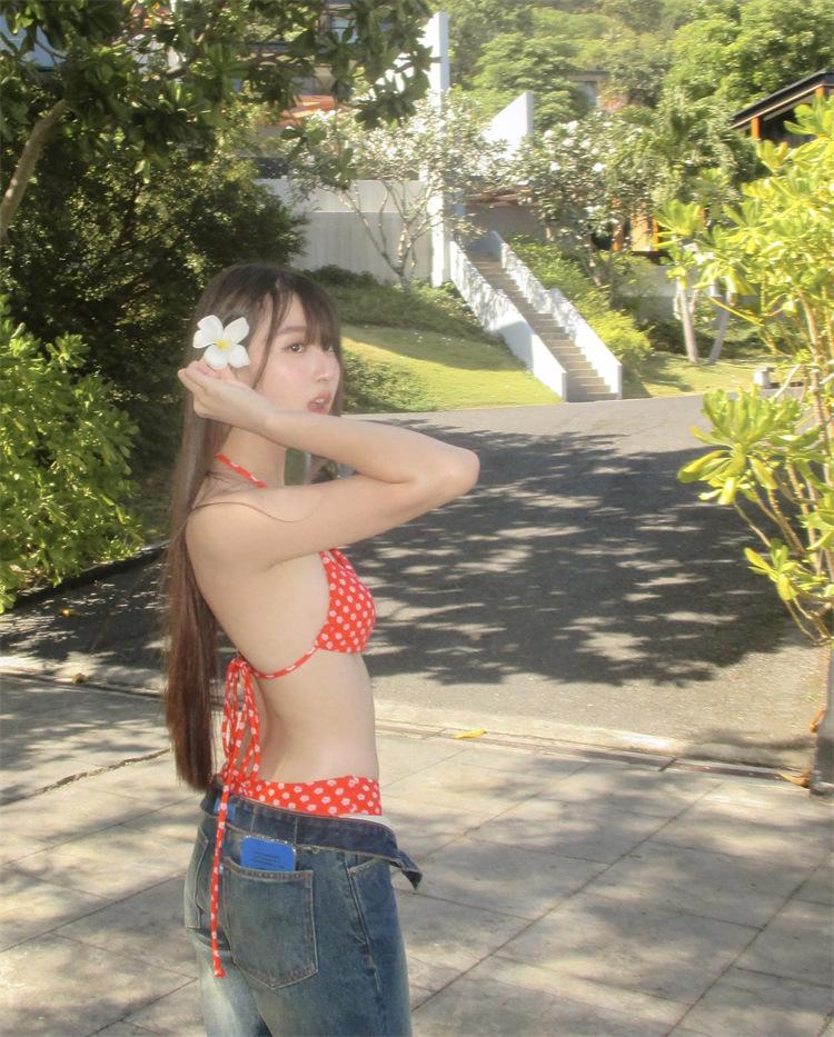 Korejská puntíkovaná bikiny sada: Sexy Dvoudílné Plavky s Hlubokým Výstřihem na Zádech pro Ženy