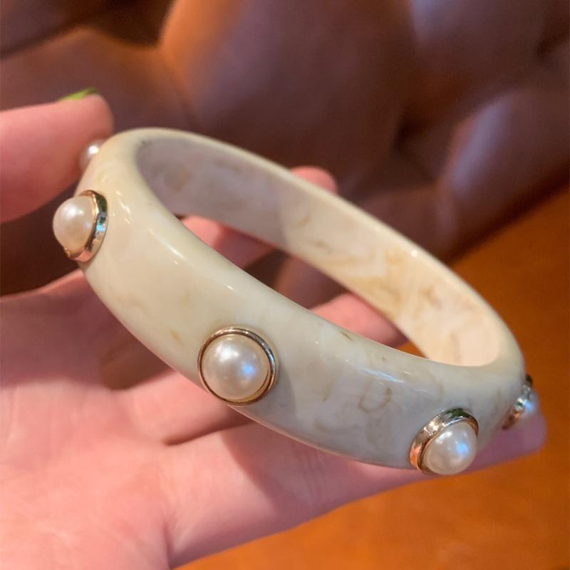 

Pearl & Seashell Embedded Cuff Bangles - Ocean Theme Boho Resin Bracelet Trendy Stackable Bracelets for Women