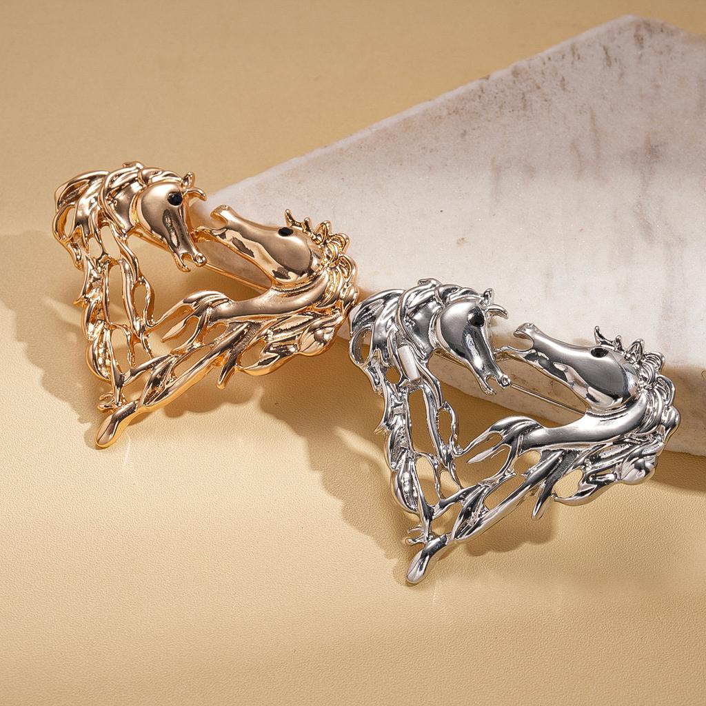 European and American metal pony hollow heart brooch creative personality niche pin environmental protection accessories