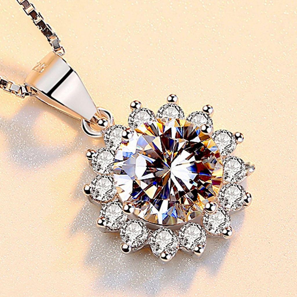 Gold-Plated Round Sunflower Pendant Necklace with Diamonds - Clavicle Chain Christmas Gift