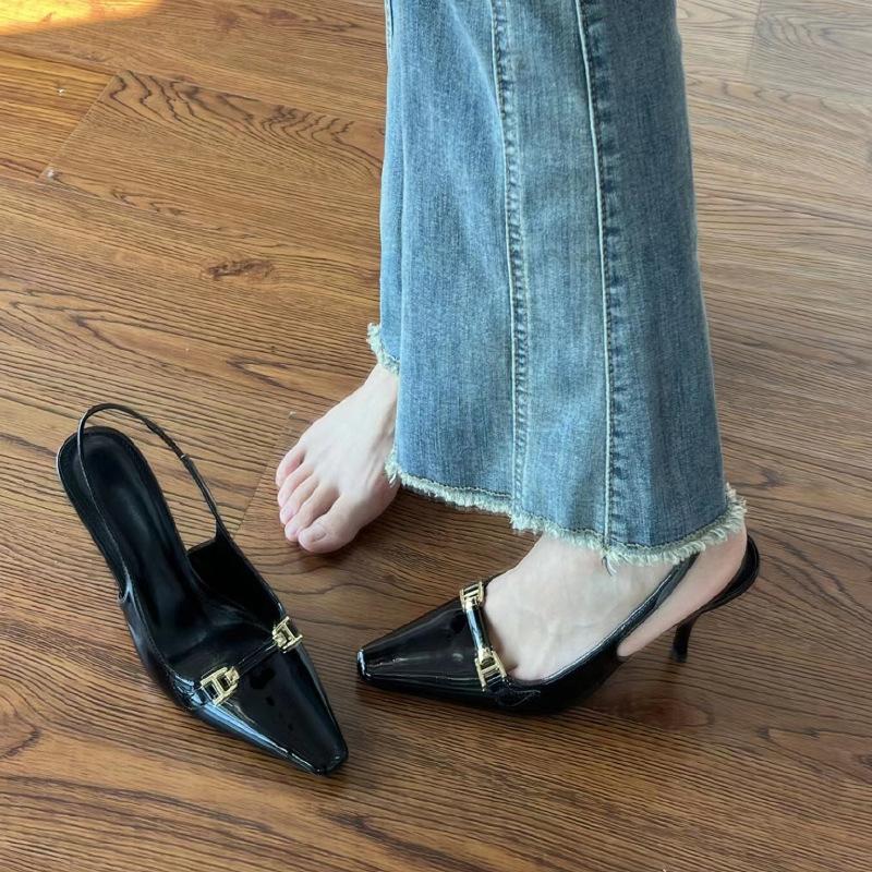 Schwarze High Heels Damen neue Frühling und Sommer dünne Absätze Lackleder spitz sexy Design Sinn Nische Tasche Kopf Sandalen