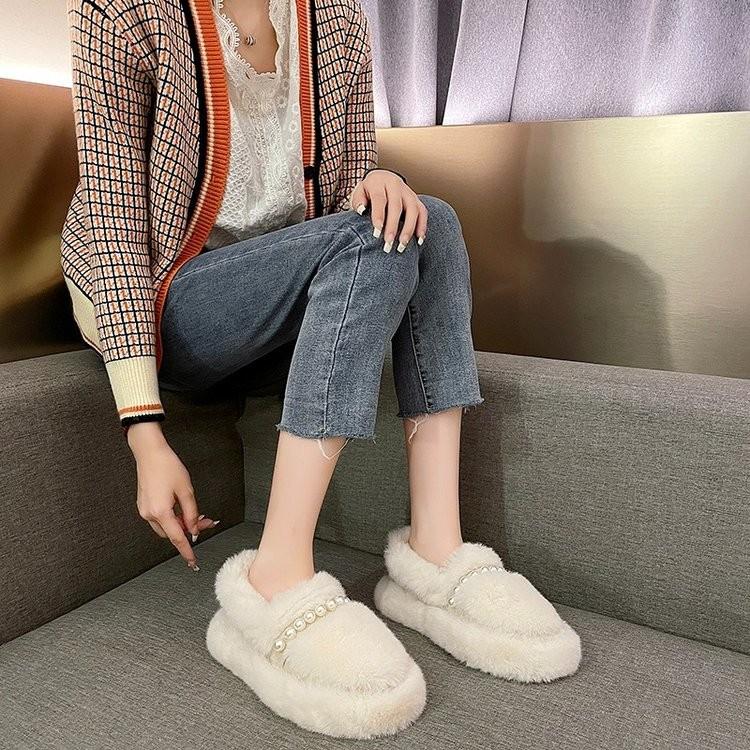 White Xiaoxiangfeng Warm and Plush Thick-soled Fluffy Shoes for Women's Outer Wear 2025 New Winter Soft-soled Mary Jane Single Shoes