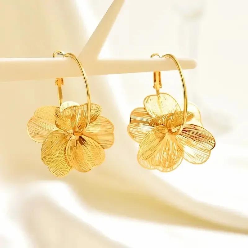 Women's Golden Vintage Double-Layer Hollow Flower Hoop Earrings for Daily Wear - Perfect Jewelry Gift