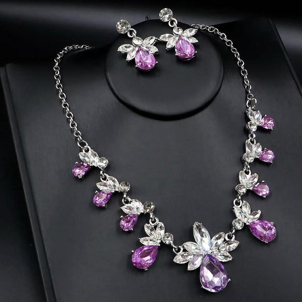 Emerald Green Geometric Necklace & Earring Set with Temperament Ear Hooks and Trendy Clavicle Chain.