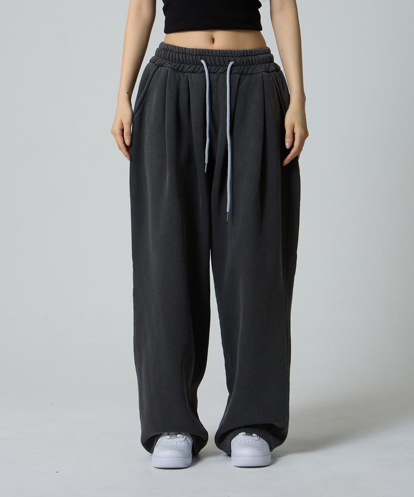 UNKNOWN PLANET [Fleece-Lined Version Added] Daily Double-Pleat Wide Pigment Sweatpants Charcoal