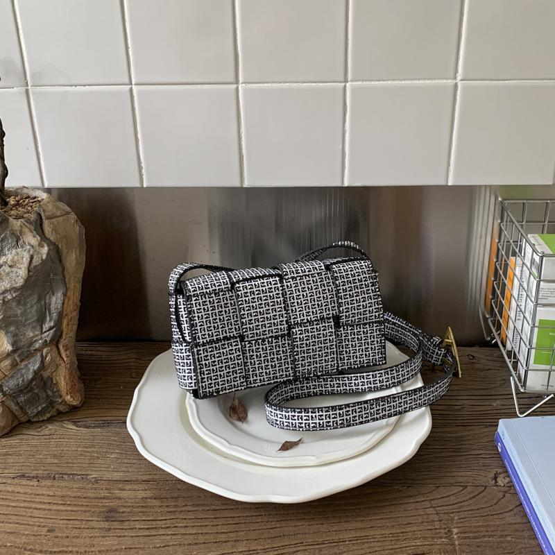 Niche design woven pattern small square bag women's bag autumn new splicing shoulder bag feeling crossbody women's bag