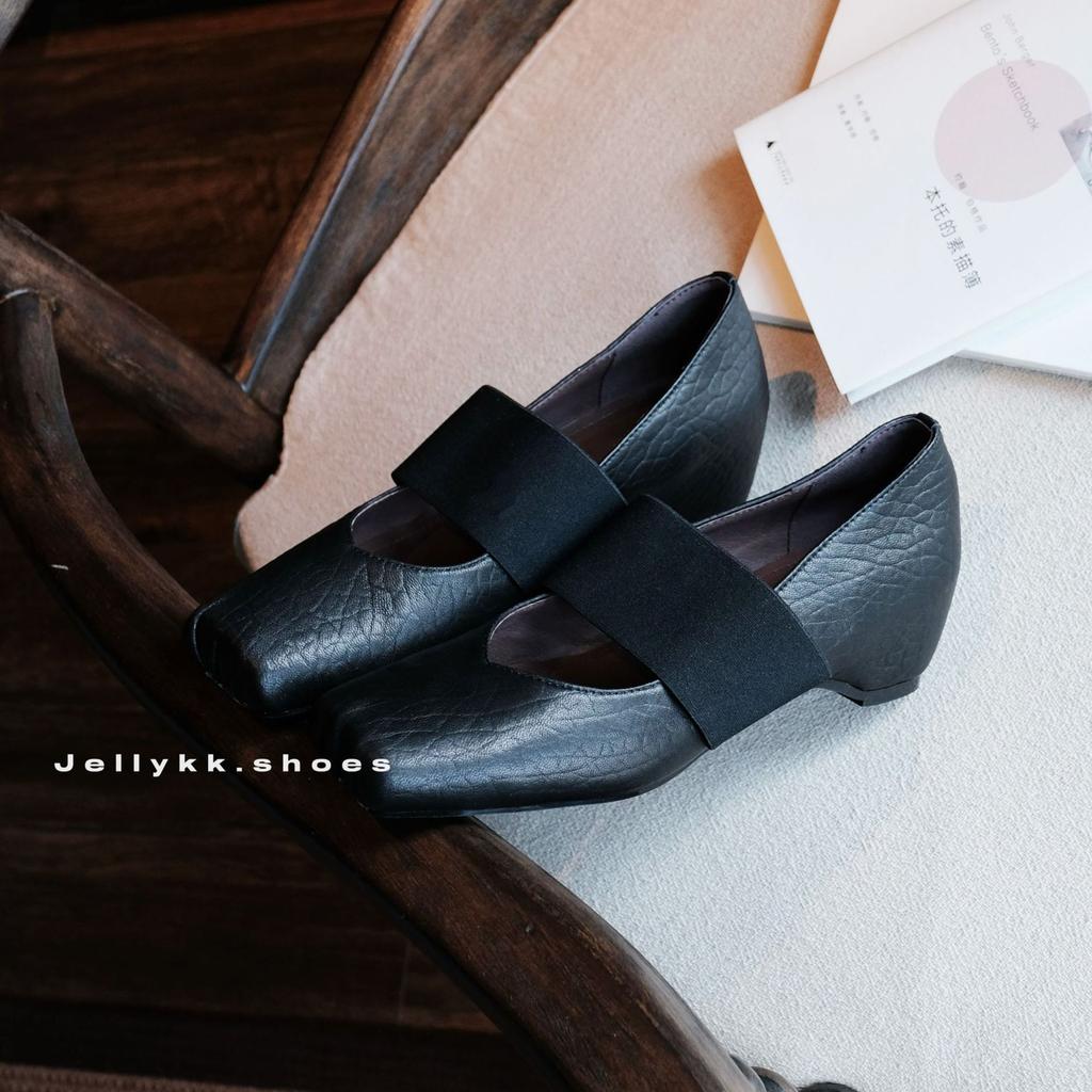 2025 New French Square Head Elastic Band Thick Sole Shallow Mouth Ballet Shoes Women's Pig Nose Elephant Pattern Retro Fashion Shoes