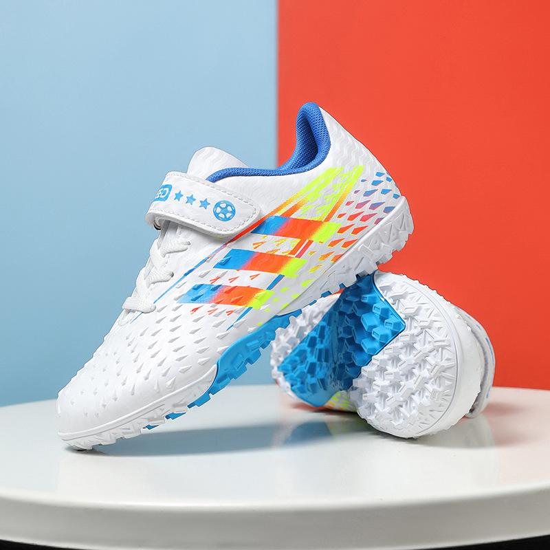 2025 children's Velcro football shoes boys and girls game broken nails primary and secondary school students free lace-up professional training shoes