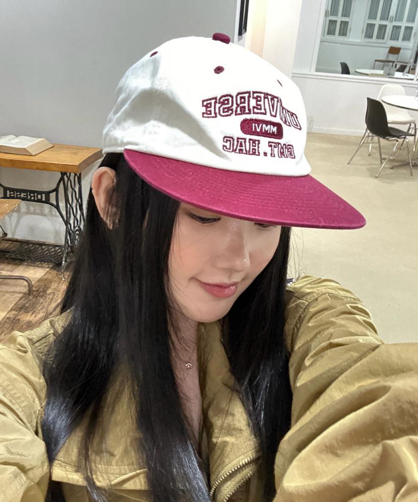 Yunibeoseugameonteu Ug Two-Tone Logo Washed Cap_Burgundy
