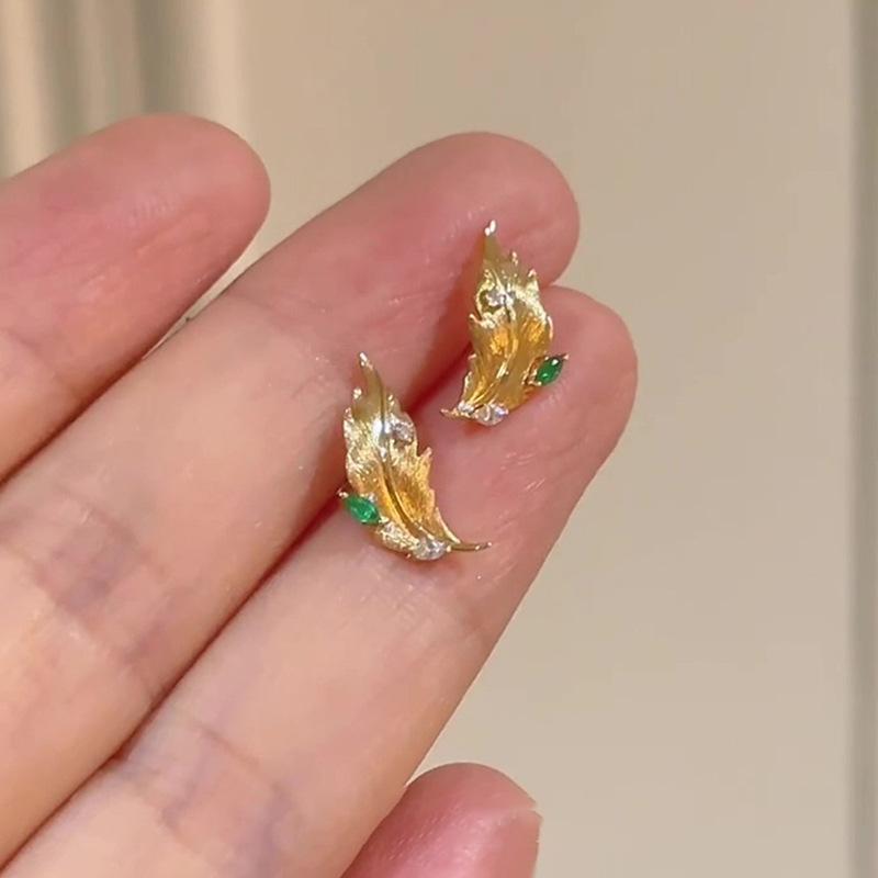 

Циркон матовые серьги-пусеты в виде листьев нишевые темпераментные универсальные серьги модные ретро серьги легкой роскоши женские