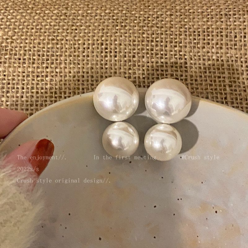 

Accessible Luxury Women s French Style Retro Earrings Small Large Pearl Pair of French pearls (silver needles)