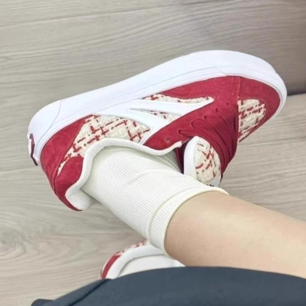 Korean Version 2025 New Xiaoxiangfeng Skateboard Bread Shoes Women's Ins Niche Low-top Versatile Color Matching Casual Board Shoes