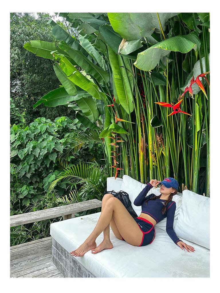 Hot Selling Women's Long Sleeve Swimsuit - Sun Protection, Tummy Control, Sporty & Sexy Style