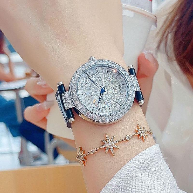 

Женские часы Shigaodi с большим циферблатом, кожаным ремешком и полными бриллиантами, красная роскошная версия