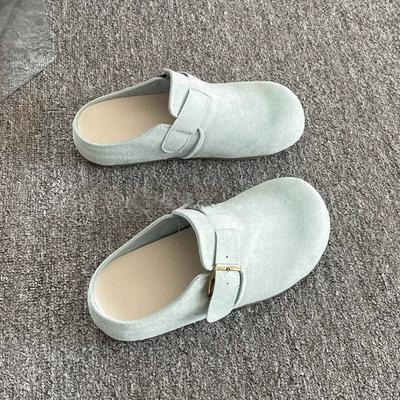 Der neue Stil von Baotou-Damenschuhen für den Sommer kann mit einem halben Slipper getragen werden.