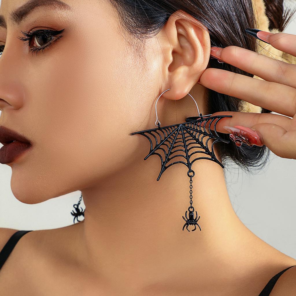 Halloween Sweet and Cool Spider Web Fringed Stud Earrings Female, Dark Metal Hollow Earrings, Accessories