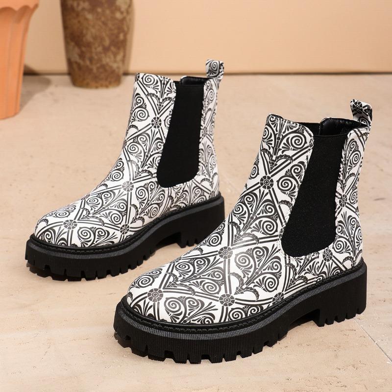 Autumn and winter new printed Martin boots large size wind casual fashion one-pedal women's boots