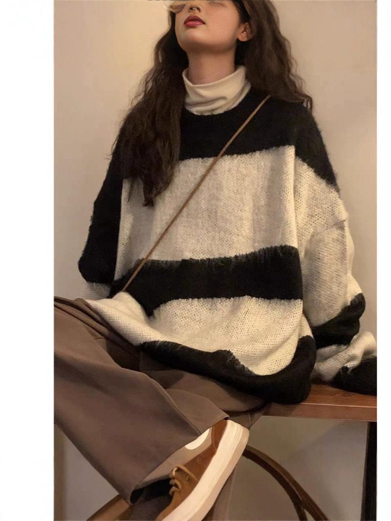 

Мужской корейский свитер с цветными блоками: Трендовый трикотаж свободного кроя с круглым вырезом для осени и зимы XXL чёрный