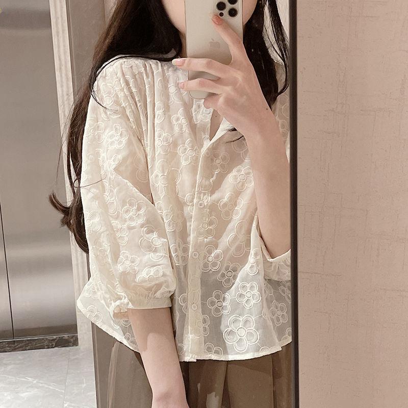 Korean French Fairy Design Sense Lace Embroidery Flower Foreign Style Round Neck Loose Bubble Sleeve Shirt Women