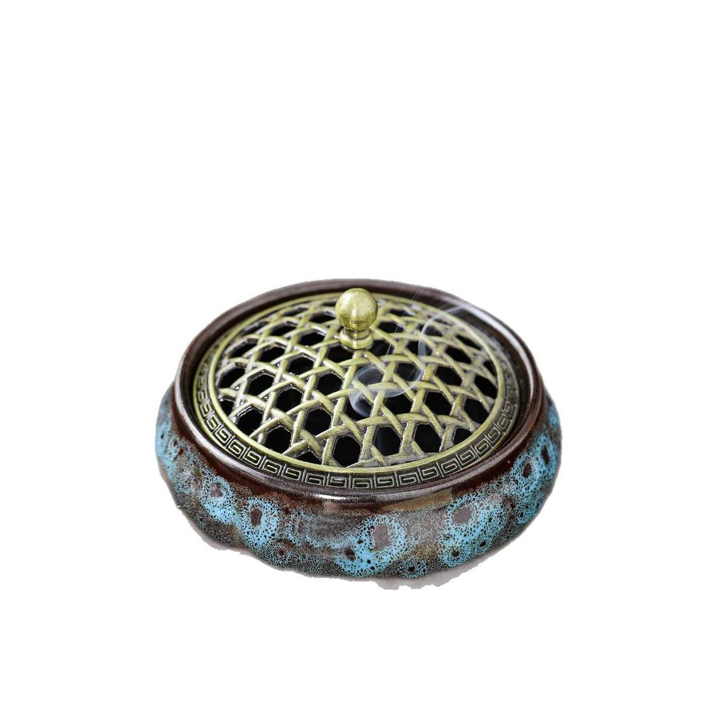 Ceramic Sandalwood Incense Holder with Net Lid and Crackle Glaze, for Coil and Stick Incense, Three-Legged Buddhist Home Use.