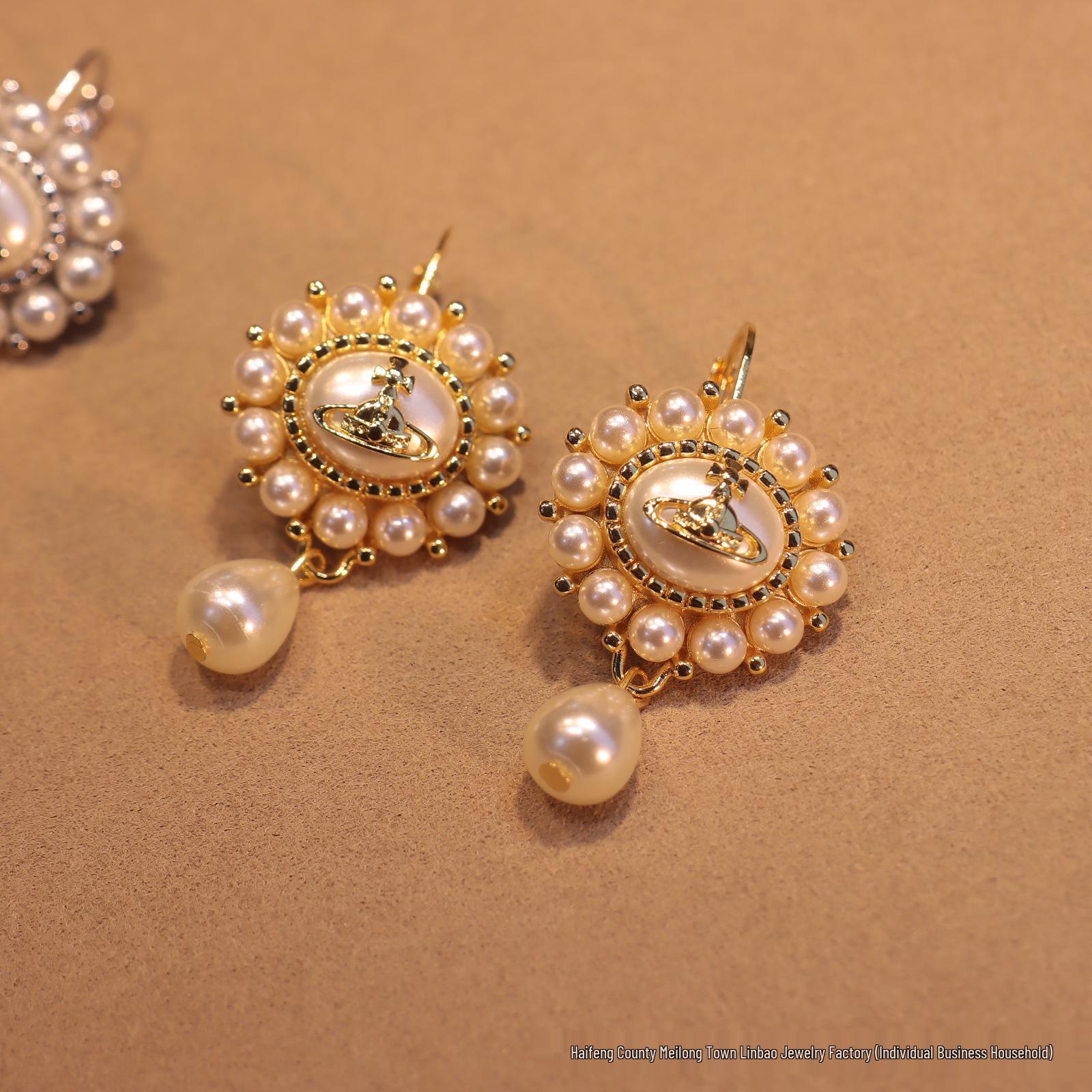 Empress Dowager Vivienne S925 Sterling Silver Sunflower Pearl Stud Earrings золотой