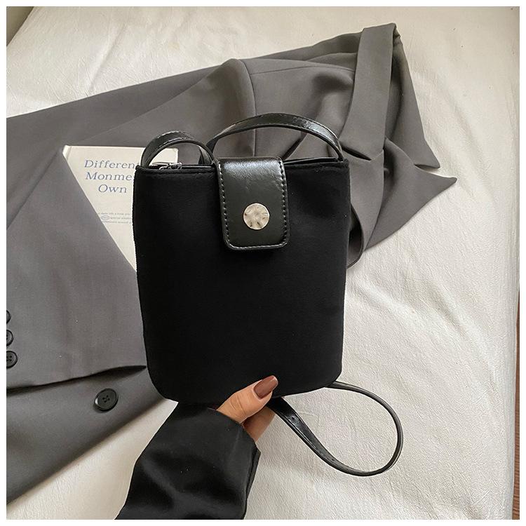 New Mobile Phone Bag, Casual Bucket Bag, Women's Autumn Commuting Single-shoulder Crossbody Trendy and High-quality Small Bag