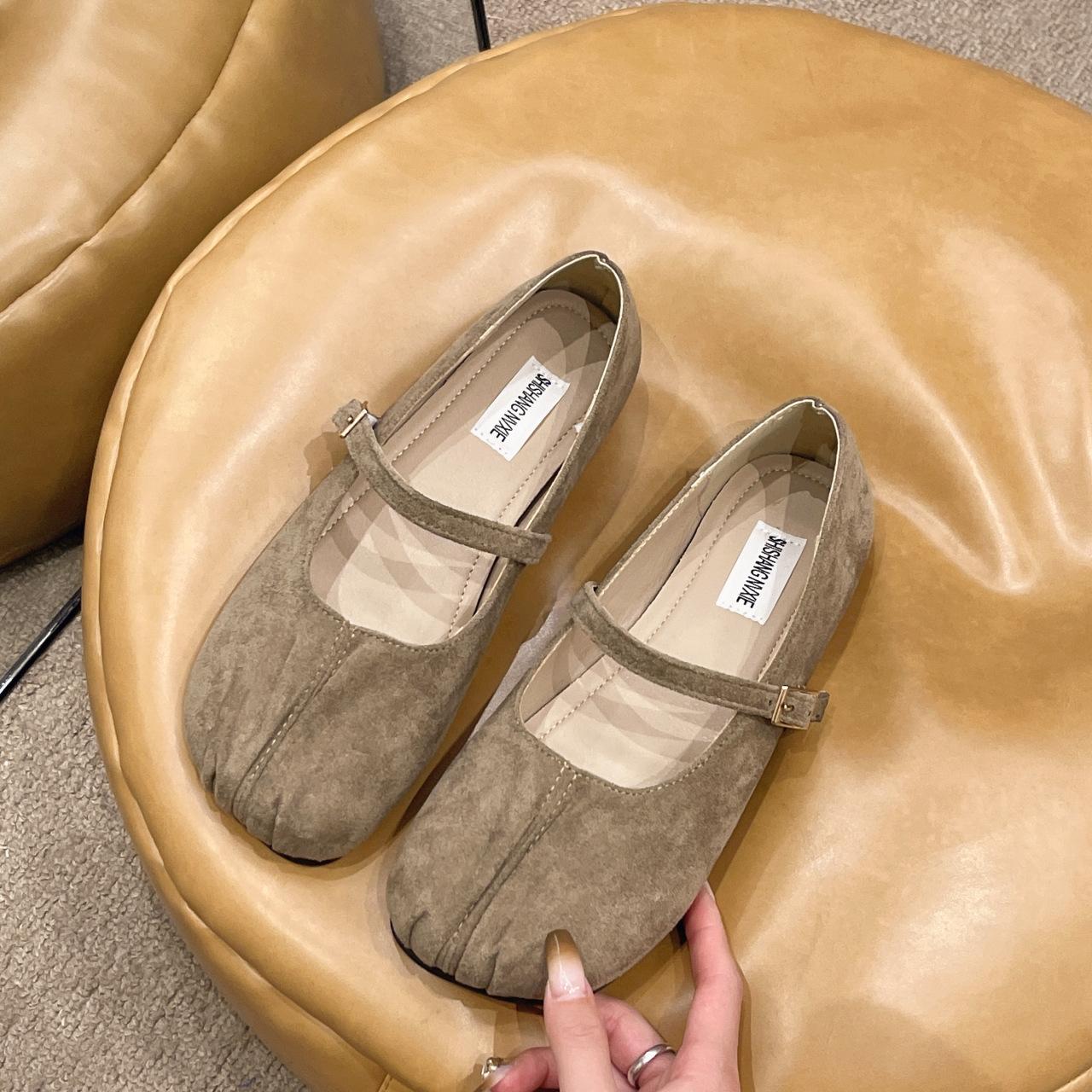 

Туфли женские Мэри Джейн 2025 года, ранняя весна, новые модели с юбками, одна педаль, мягкая подошва, шапочки, женская ретро-туфля для бабушки 35 хаки