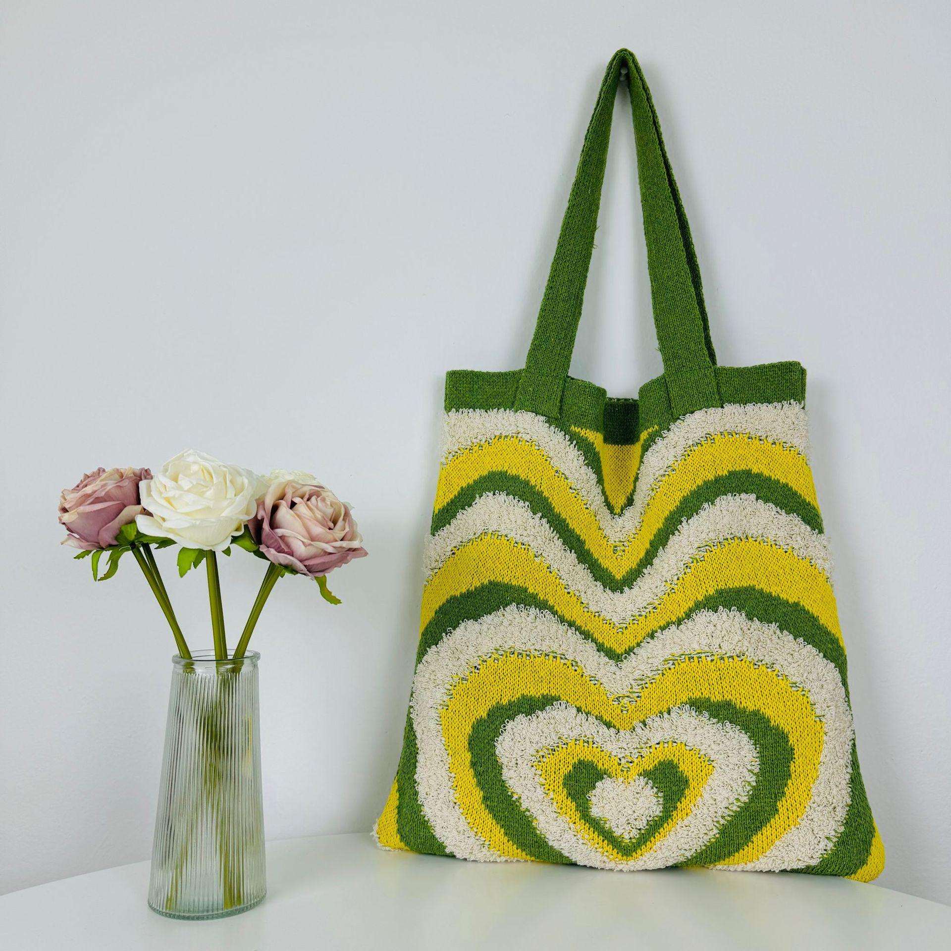 

Модные вязаные сумки через плечо для женщин, новые повседневные вязаные сумки с сердечками, женские сумки-шопперы большой вместимости для путешествий