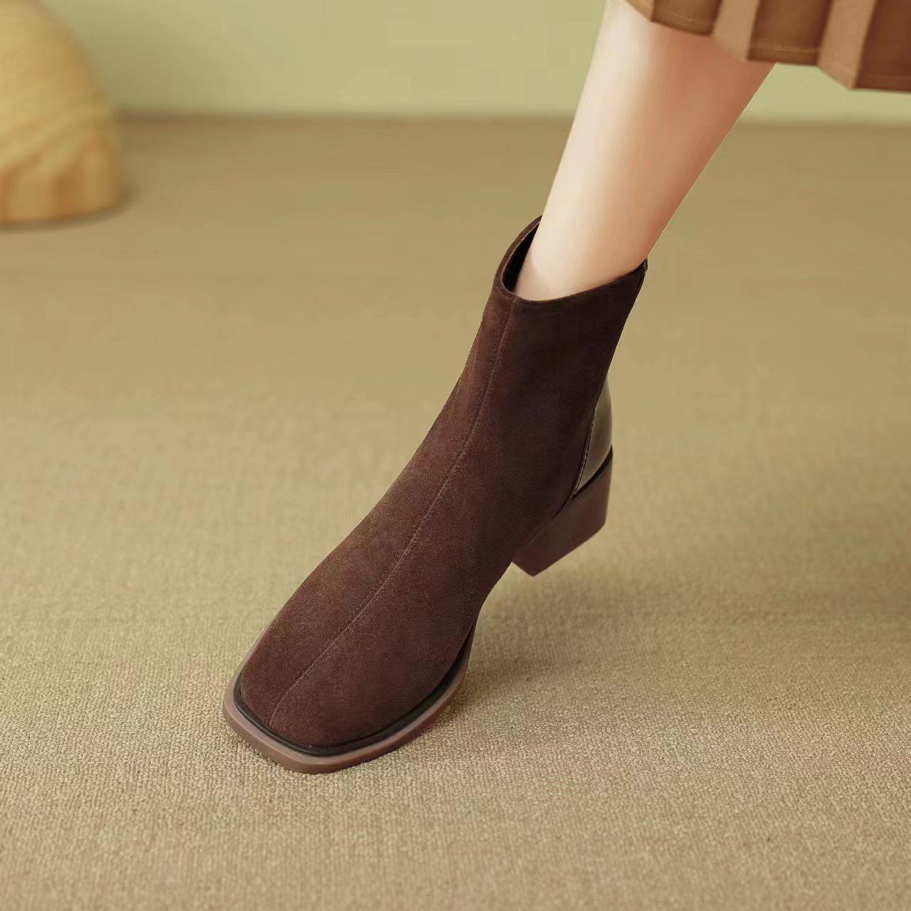 

Ботильоны Челси с квадратным носком женские ботинки 2025 первый слой овчины французский темперамент модные ботинки толстый каблук задняя молния кожаные ботинки короткие ботинки 40