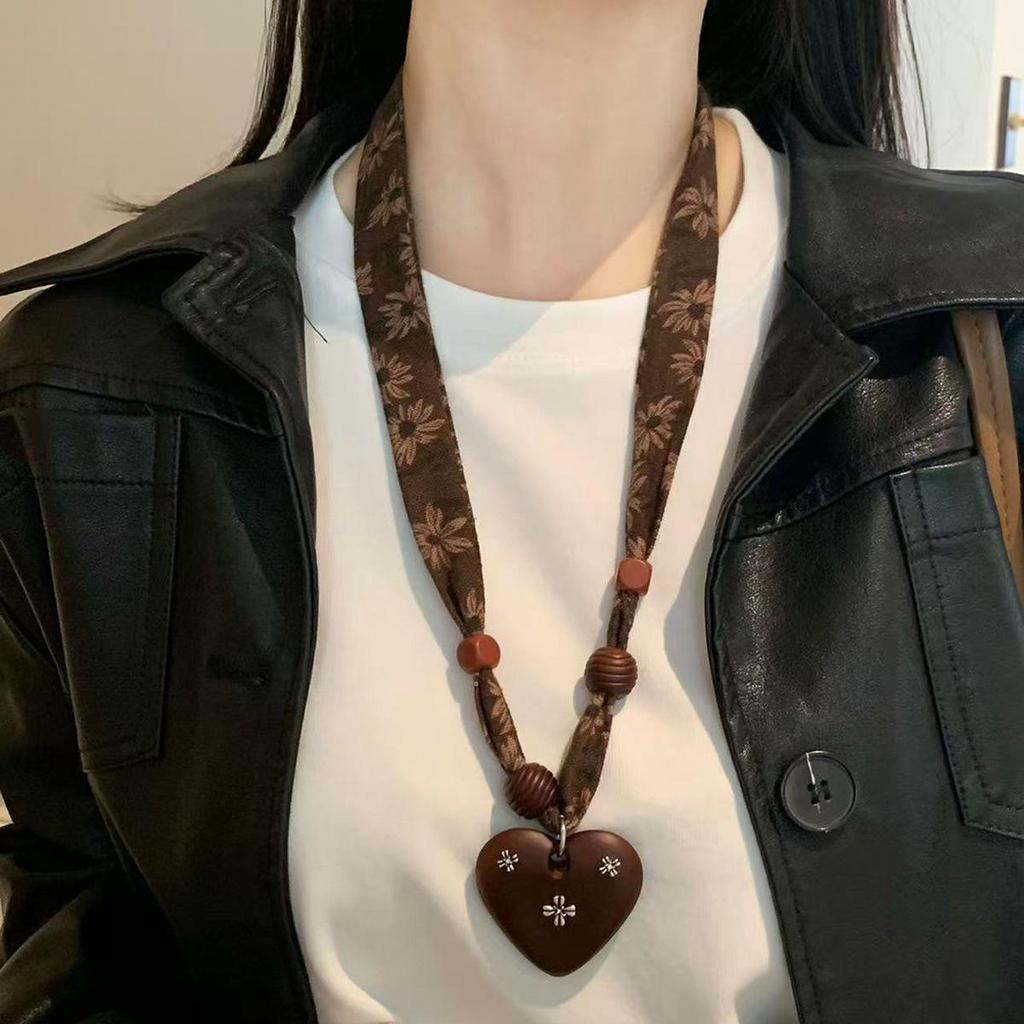 Retro Wooden Bead Star Adjustable Pendant Necklace - Versatile Autumn/Winter Sweater Chain