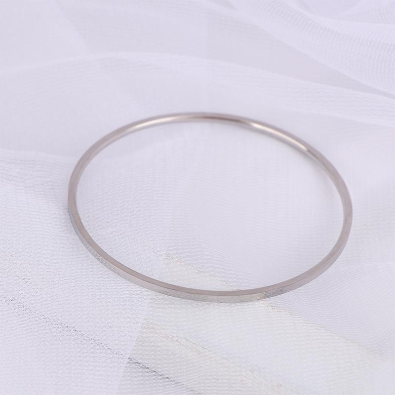 

Титановая сталь простой плоский круглый тонкий браслет для женщин винтажный браслет ювелирные изделия подарок для вечеринки 60mm серебряный