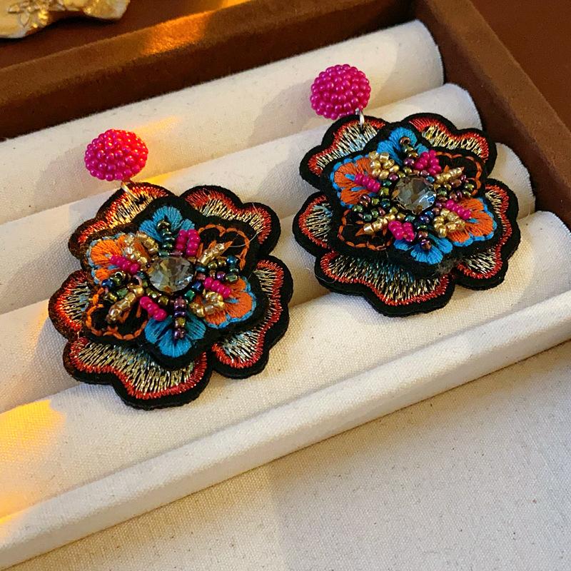 Colorful Rice Beads Embroidered Flower Earrings for Women Unique Design Drop Earring Retro Delicate Luxury Designer Jewelry