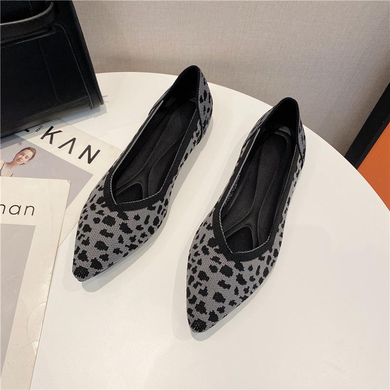 New fly-woven women's shoes pointed tip breathable flat-soled single shoes knitted comfortable soft sole casual
