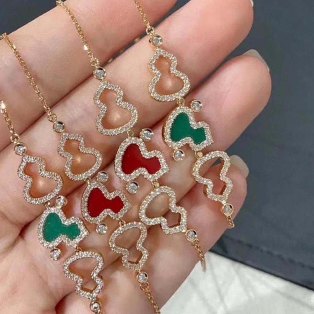 High-End Qilin Family 18K Rose Gold Bracelet with Red Chalcedony & White Mother-of-Pearl
