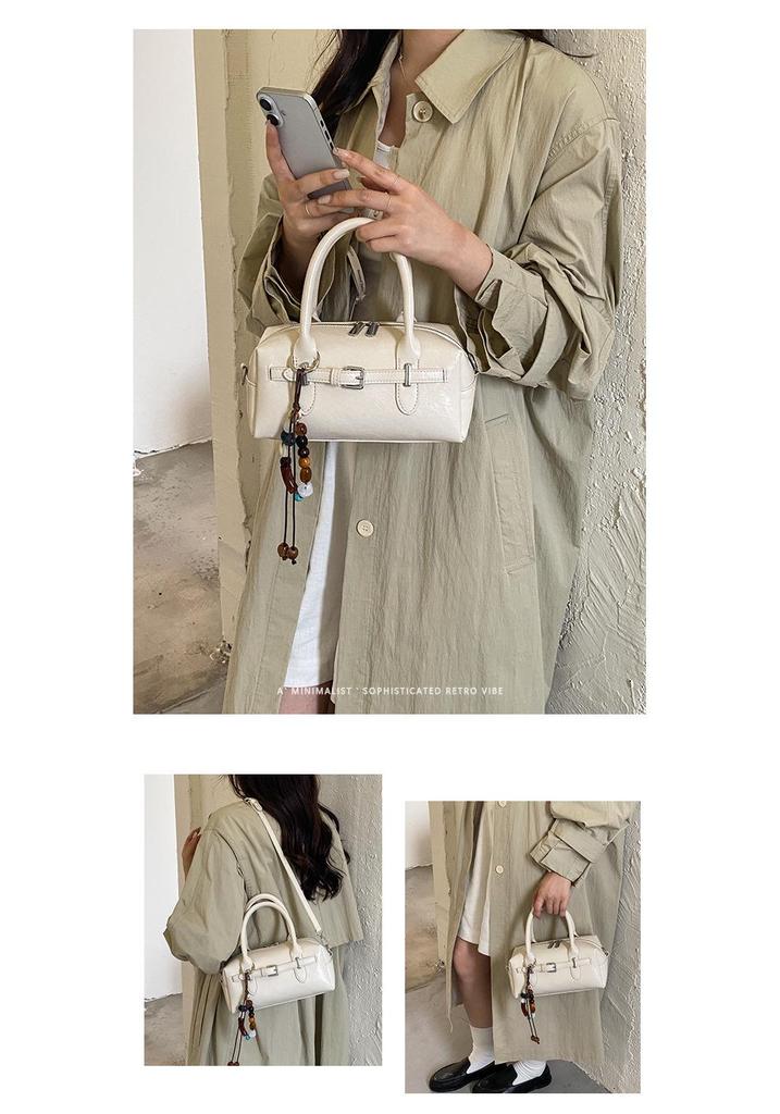 Korean Fashion Autumn 2026 Retro Shoulder and Crossbody Handbag for Women