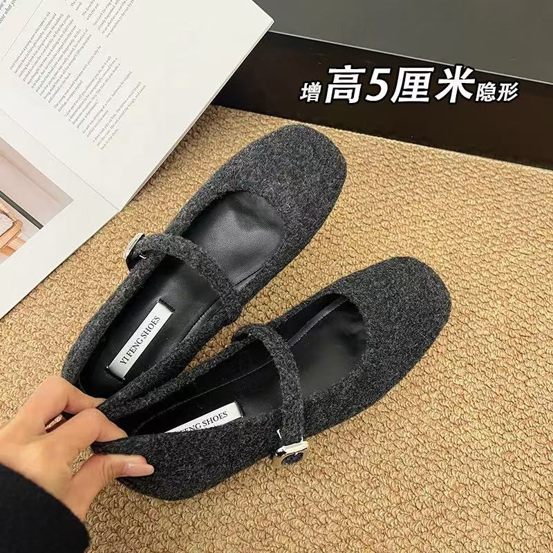 

Маленькие зимние бархатные туфли Мэри Джейн с внутренней высотой, красивые одинарные туфли, женские французские модные ретро серые пушистые туфли 40 серый