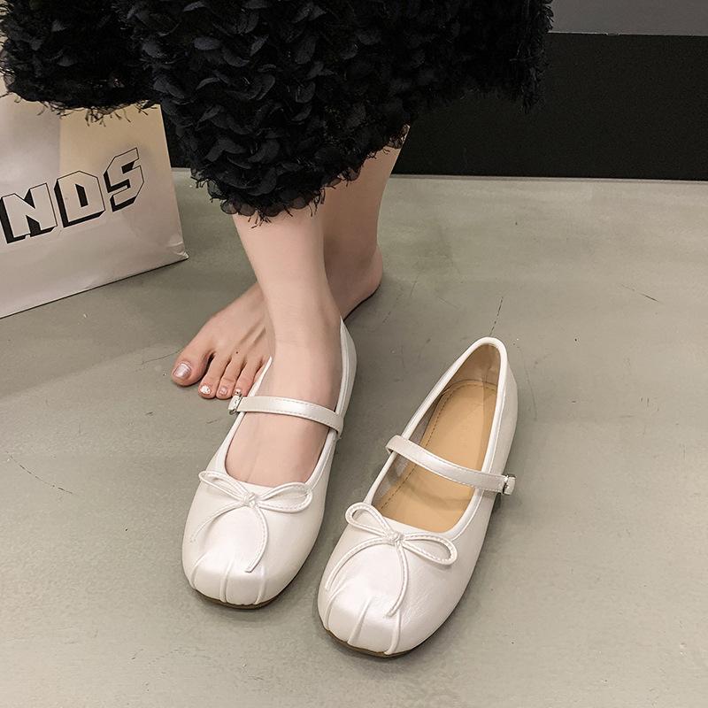 Silver single shoes women's 2025 new models with skirts French soft-soled ballet style comfortable flats Mary Jane small leather shoes
