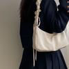 Design Sense French Single Shoulder Pleated Cloud Underarm Bag Fashionable Simple and High-end Women's Bag