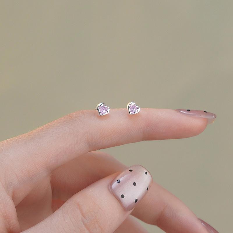 Color zircon love stud earrings, women's earbone studs, niche design, sweet and cool cochlear studs, ear hole earrings.