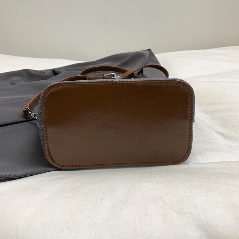 High-value commuter bag women's 2025 new women's niche bucket bag popular retro foreign shoulder messenger bag