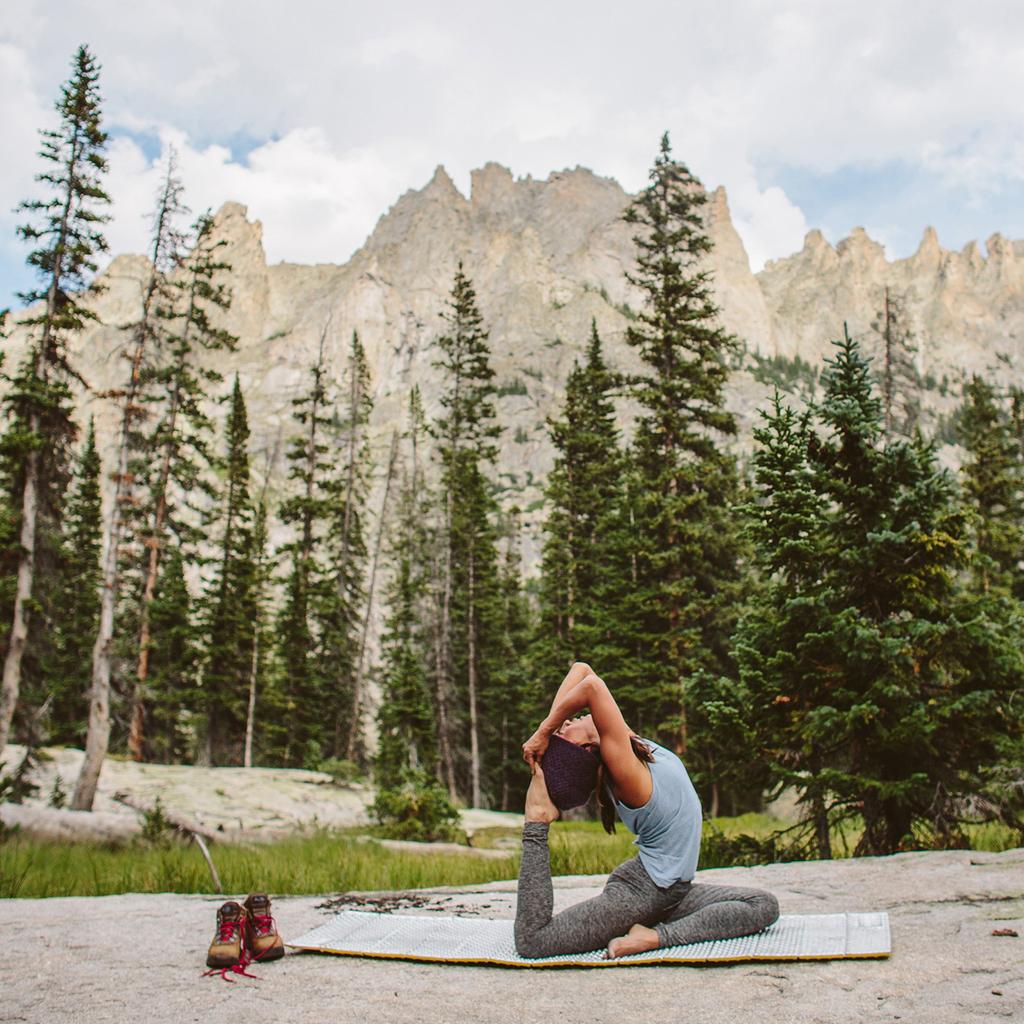 THERMAREST Outdoor Mattress Closed Cell Mattress Z Light Sol R x 183 x Thickness R Value Japanese 30670 Silver/Lemon (51 2cm) 2.6 [Genuine Product]