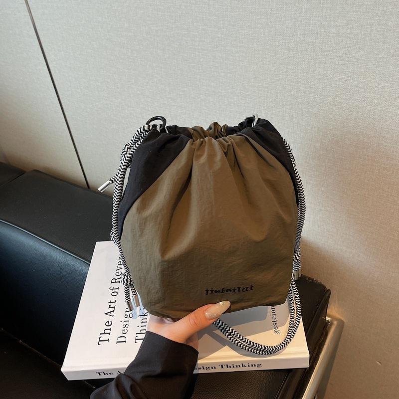 Day Camera Bag Women's Outdoor Lightweight Bundle Bag Portable Storage Bag Casual Photography Bag One Shoulder Messenger Bag