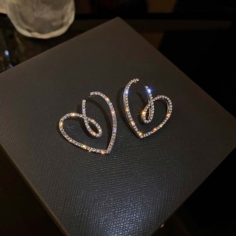 2025 New Shiny Love Heart Full of Rhinestone Crystal Earrings for Women Fashion Simple Metal Heart Shape Earrings Jewelry