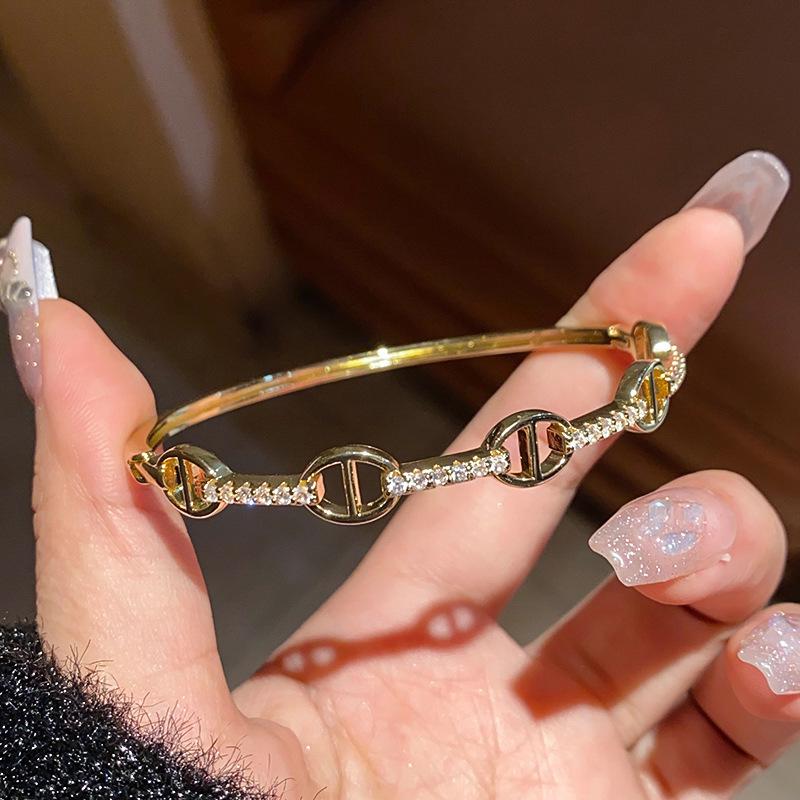 High-End Luxury Zircon Diamond Flower Geometric Bracelet for Women