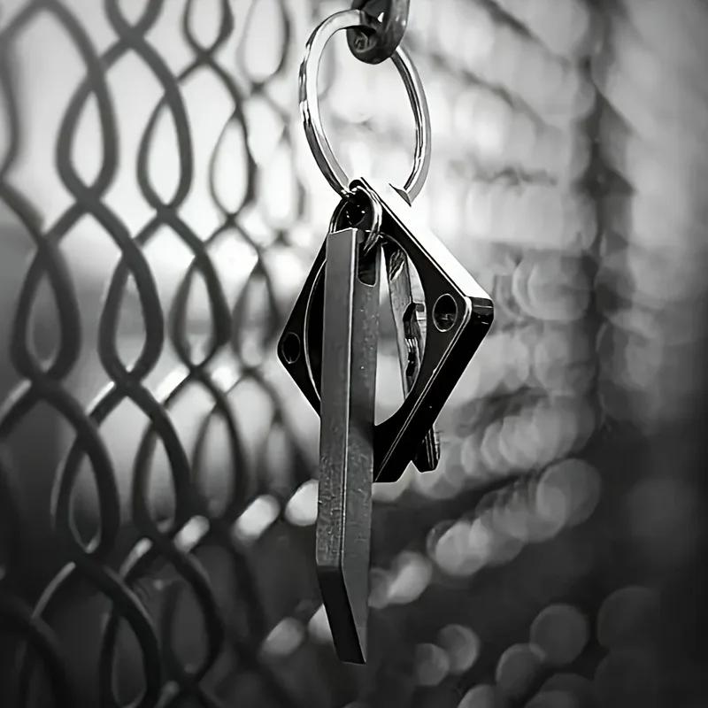 Daily Carrying Pocket Small Stainless Steel Multifunctional Key Pry Bar Bottle Opener Heavy-duty Stainless Steel Keychain